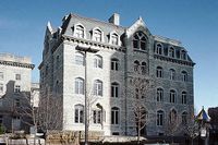  City_Hall_%28United_States_Post_Office_%26_Court_House.jpg